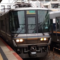 【人身事故】JR神戸線 尼崎駅で人身事故！「人身事故で電車に幽閉された」