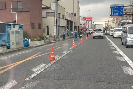 【事故】国道15号線　横浜市鶴見区　鶴見警察署付近で事故「血痕にブルーシートに大破したバイク」まとめのカテゴリ一覧まとめまとめについて関連サイト一覧