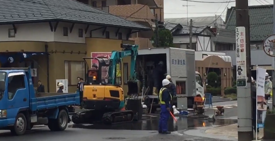 【道路陥没の恐れ】藤沢市国道467号線善行白旗間で道路陥没の恐れがあり通行止め　11/11まとめのカテゴリ一覧まとめまとめについて関連サイト一覧