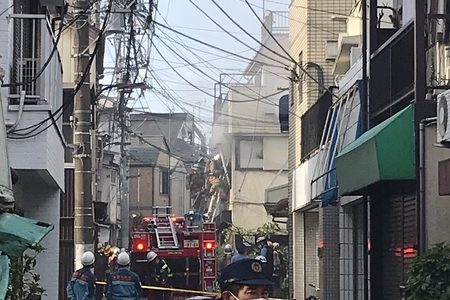 【新宿火事】西武新宿線 中井駅付近で火事 「落合南長崎あたり、めっちゃ煙い…」 | まとめまとめ