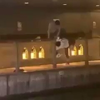 【動画】大阪 道頓堀 突き落とし殺人事件 犯人の犯行時の動画が流出! ライブカメラも!被害者が落とされる瞬間の動画がSNSで拡散!「道頓堀突き落としの動画見たけどエグイな。 殺す気満々やん。」 【動画】大阪 道頓堀 突き落とし殺人事件 犯人の犯行時の動画が流出! ライブカメラも!被害者が落とされる瞬間の動画がSNSで拡散!「道頓堀突き落としの動画見たけどエグイな。 殺す気満々やん。」