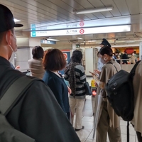 【運転見合わせ】東京メトロ丸ノ内線、乗務員体調不良で運転見合わせ！「めんどくさい客がギャーギャーして遅れたなら発狂したけど…」