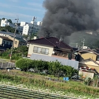 【火災】静岡市駿河区大谷付近で火事！「煙たいと思ったらめっちゃ近くで火事やん」