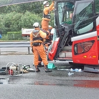 【動画】東関東道 湾岸幕張PA付近でバスとトラック他多重事故発生!「湾岸幕張大型バス事故で今現在3車線全部潰れてる!」 【動画】東関東道 湾岸幕張PA付近でバスとトラック他多重事故発生!「湾岸幕張大型バス事故で今現在3車線全部潰れてる!」